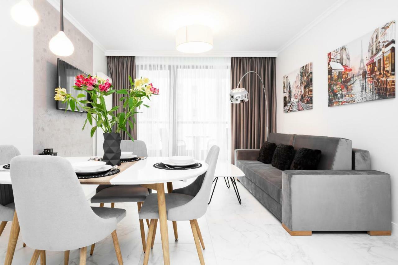 Apartments Warsaw Dzielna By Noclegi Renters Buitenkant foto