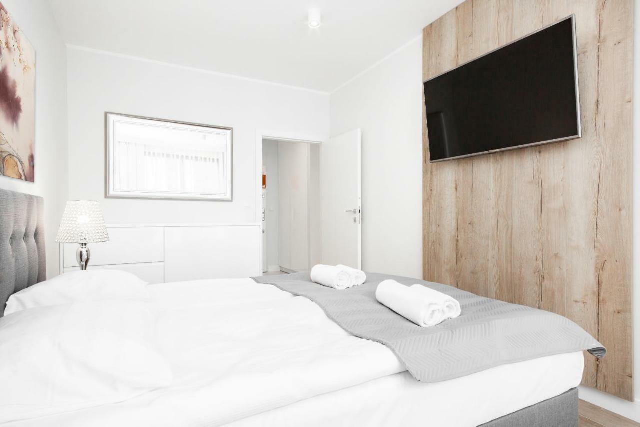 Apartments Warsaw Dzielna By Noclegi Renters Buitenkant foto